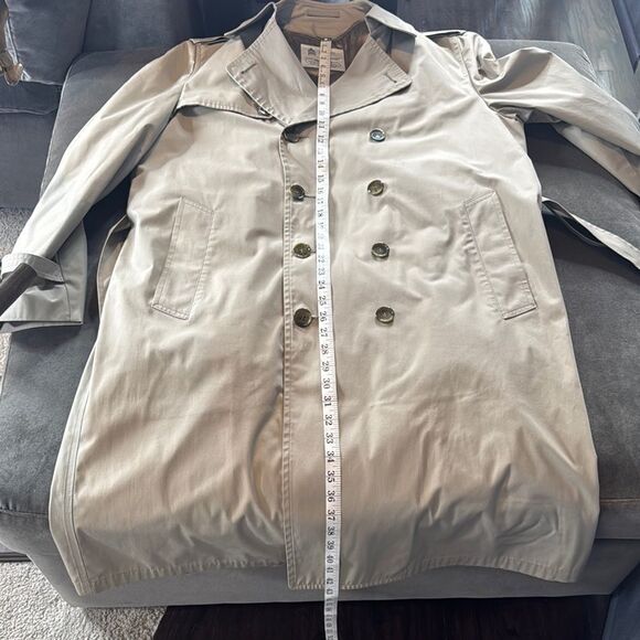 Men’s Vintage London Fog Maincoats Tan Double Breasted Long Trench Coat Size 44R - Picture 12 of 16